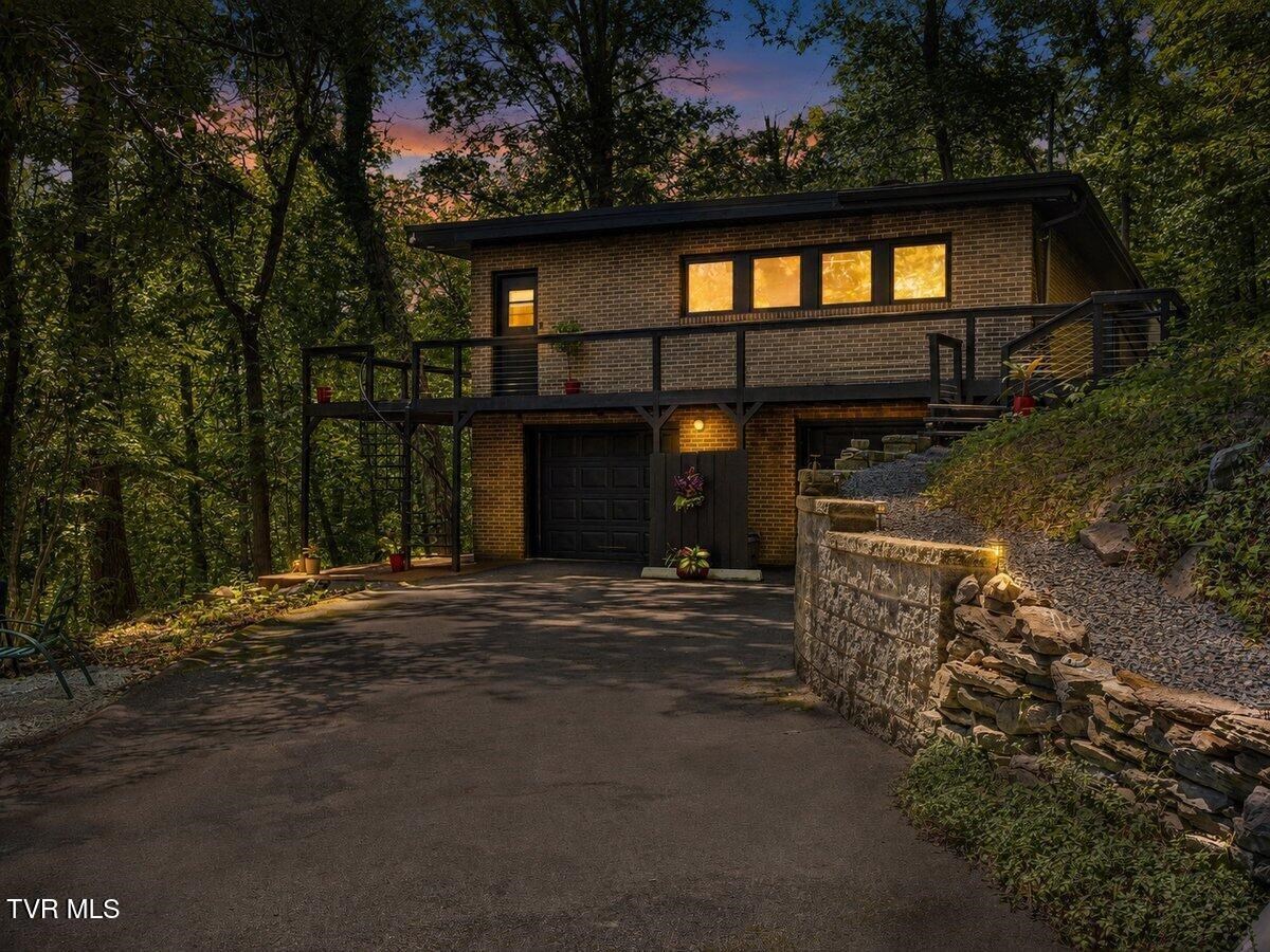 2 Wanee Court