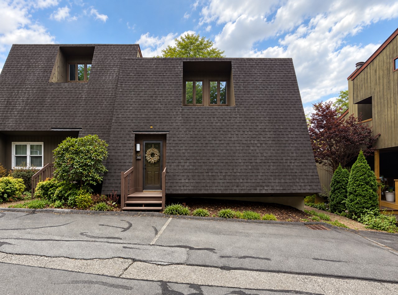 310 Hickory Bluff